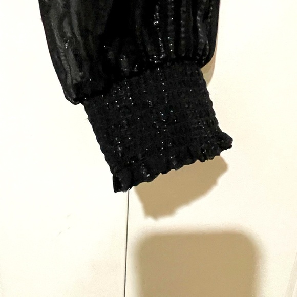 Intermix blouse like new condition. - Picture 3 of 7